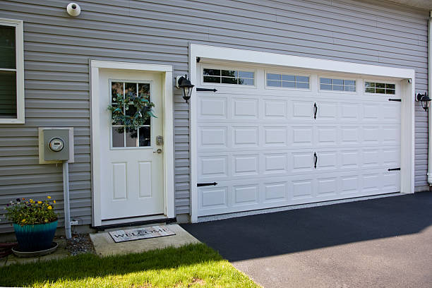 24/7 Emergency Garage Door Panel Replacement experts in Centralia, MO